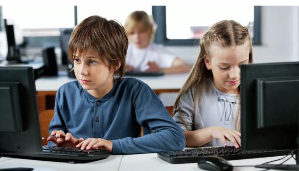 Ученые выяснили, как на психику школьников воздействует цифровая среда