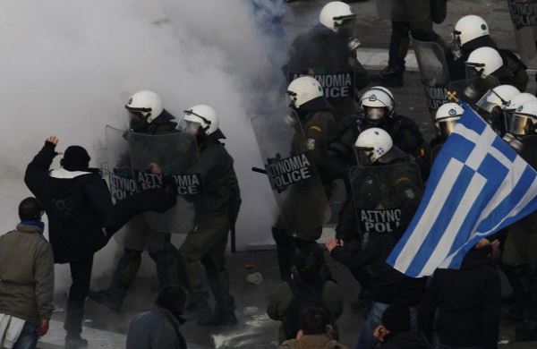 <br />
Беспорядки в Греции: полиция разогнала участников митинга<br />
