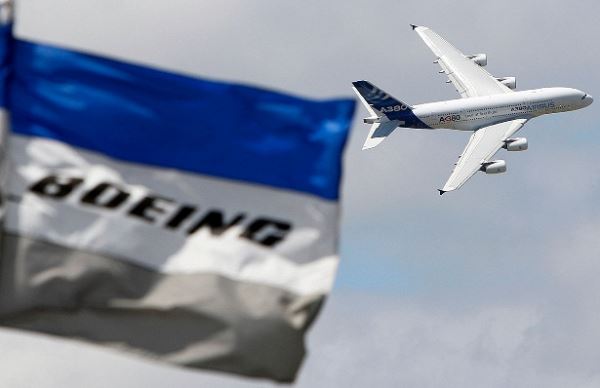 <br />
Boeing рекомендует приостановить полеты лайнеров 777 из-за ЧП в Колорадо<br />
