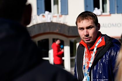 Шипулин объяснил стычку Большунова с финским лыжником и призвал уважать русских